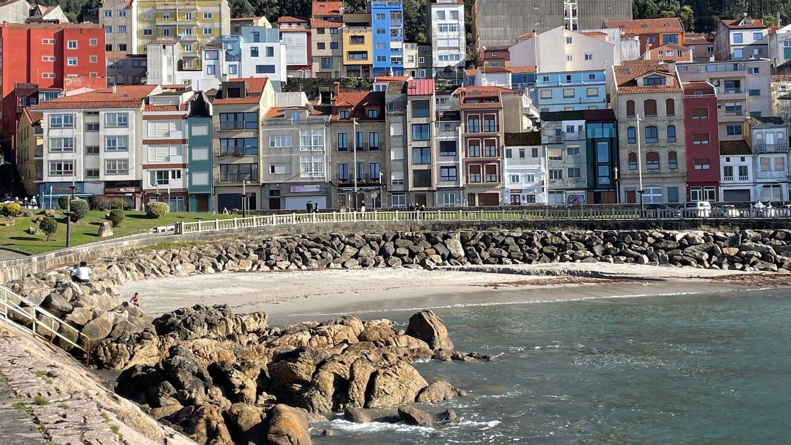 El puerto y la playa